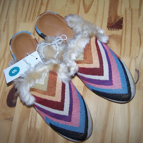 Universal Thread Shoes - Universal Thread NWT Colorful Mules Sz 6